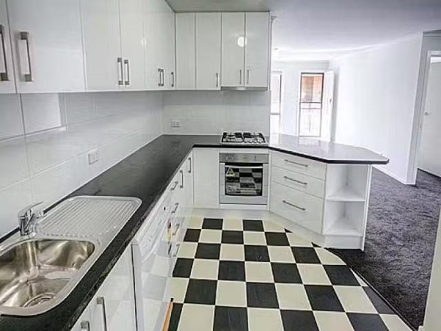 For Rent! 3/503 Hanel Street, EAST ALBURY Townhouse for rent.