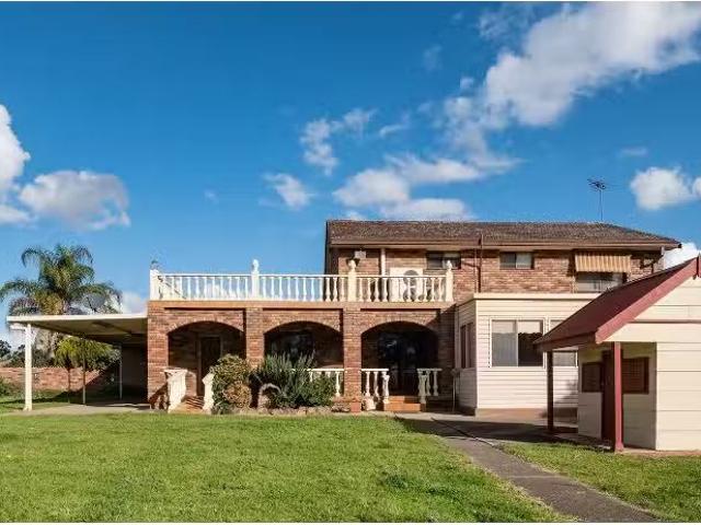 Unique 350 Bringelly Rd, AUSTRAL House for rent Listed by Gav.