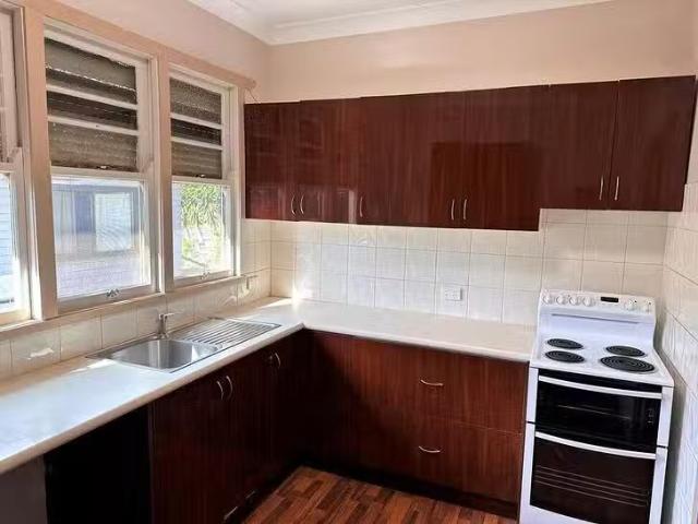 Deal! 359 Tor Street, Wilsonton, QLD 4350
