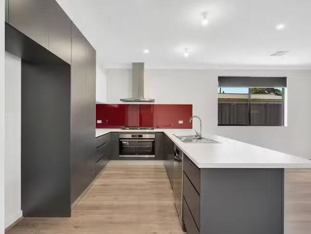 Nice 35 Buckley Crescent, Fairview Park, SA 5126
