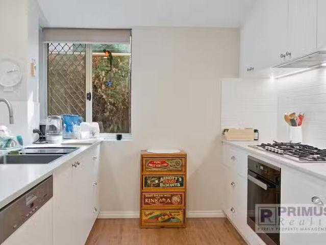 Rental! 35 Bradshaw Crescent, Manning, WA 6152