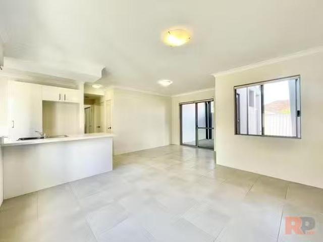 Nice 3/5 Cleaver Terrace, Rivervale, WA 6103