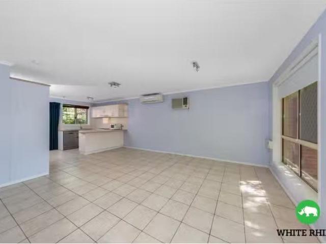 Charming 3/5 Federal Avenue, Queanbeyan Townhouse for rent Li.