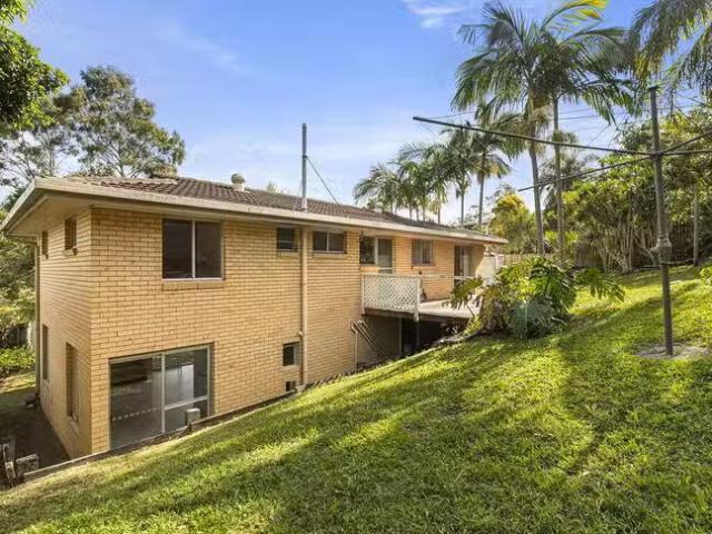Unique 35 Grevillea Street, Everton Hills, QLD 4053