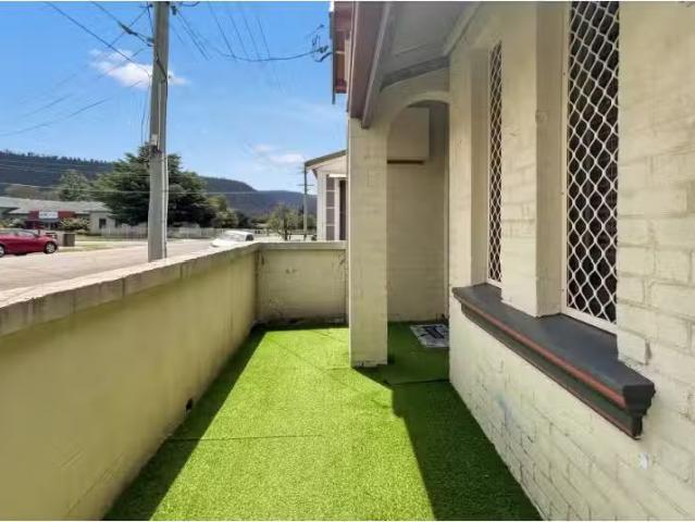 Nice 35 Roy Street, Lithgow House for rent Listed by Varun Ki.