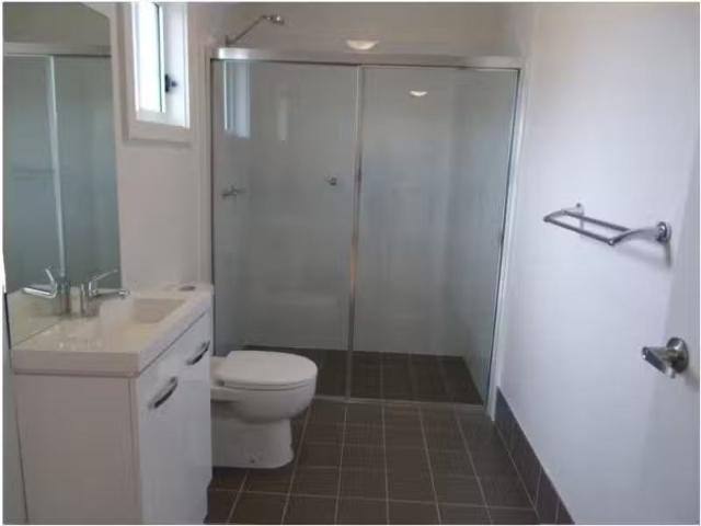 Unique 35A Manuka Parade, Gorokan House for rent Listed by Vi.