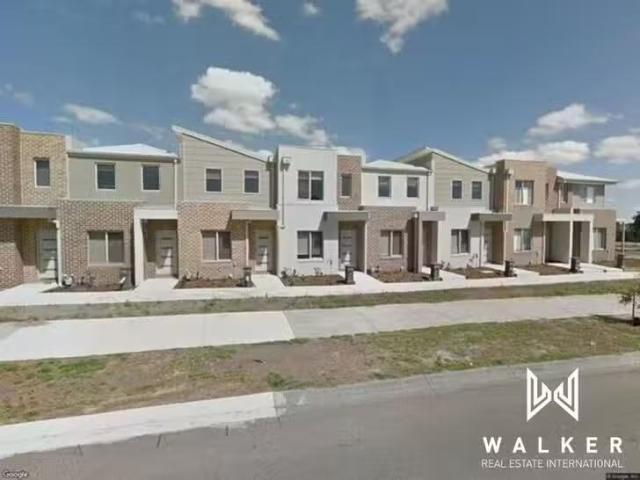 Just in! 36/1 11 Hyde Park Avenue, Craigieburn, VIC 3064