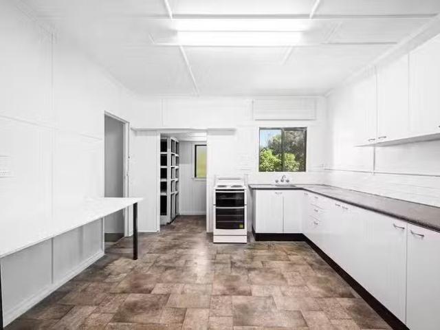 Unique 36 Ermelo Road, Gumdale, QLD 4154