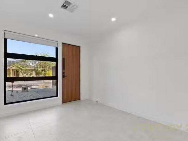 Cozy 36B Cungena Avenue, Park Holme, SA 5043