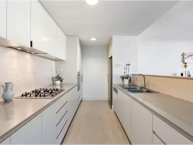 Just in! 37/1 Rosewater Circuit, BREAKFAST POINT Apartment for.