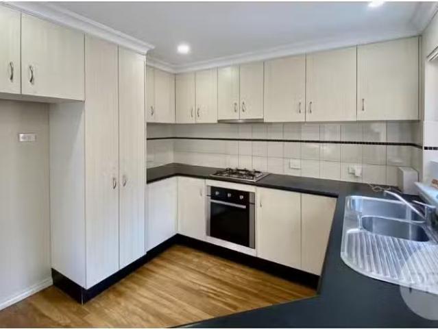 Cheap 37 Galing Place, Wagga Wagga Apartment for rent Listed.