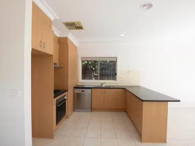 Rental! 37 Greville Street, Essendon North VIC 3041
