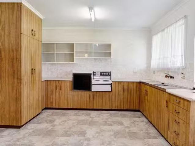 Charming 389 Bridge Street, Wilsonton, QLD 4350