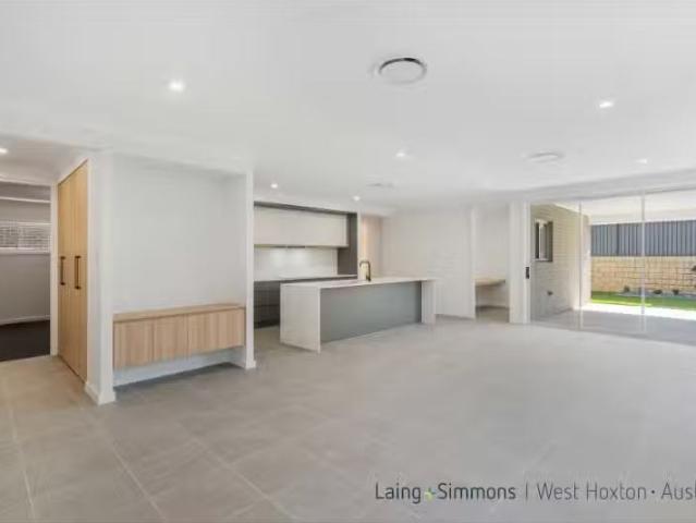 Cozy 38 Mantis Circuit, Leppington House for rent Listed by M.