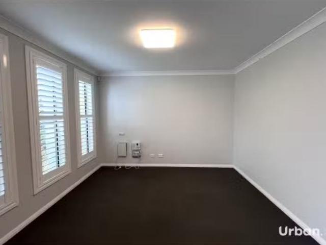 New 38 Binyang Avenue, Glenmore Park House for rent Listed by.