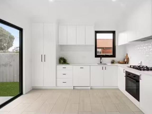 Cozy 38 Tallis Street, Norlane House for rent Listed by Sonia.