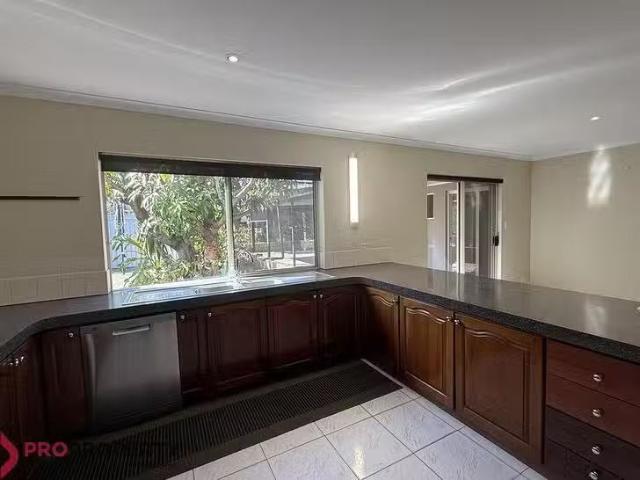 Rental! 38 Waltham Way, Morley, WA 6062
