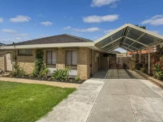 Deal! 39 Montpellier Drive, Avondale Heights VIC 3034