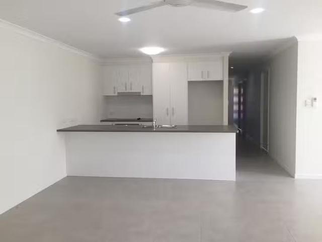 Cozy 39 Anchorage Drive, Birtinya, QLD 4575