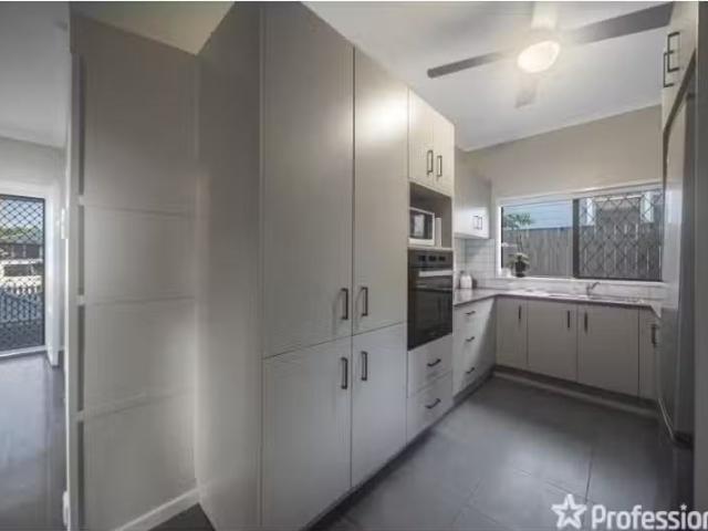 Cheap 39 Douglas Street, NOWRA House for rent Listed by Amand.