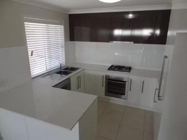 Deal! 3/9 Sunning Street, Kearneys Spring, QLD 4350