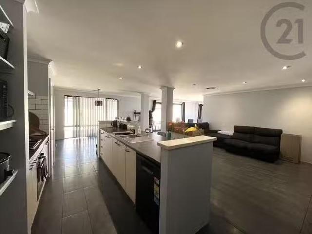 Cozy 39 Woodley Road, Glen Iris, WA 6230
