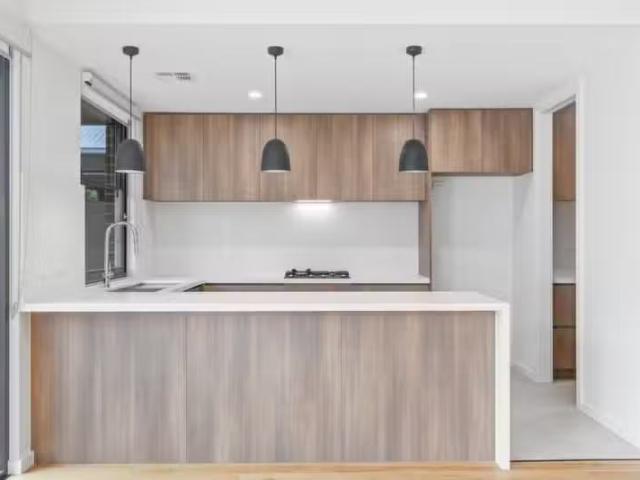 Just in! 39A Rocklea Road, Bulleen VIC 3105 Townhouse For Le.