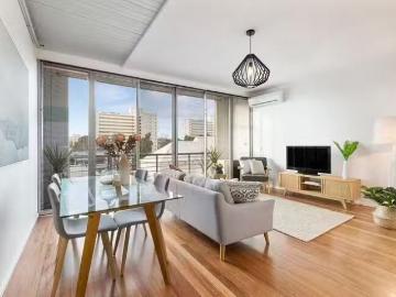 Just in! 304/12 Anchor Place, Prahran, VIC 3181