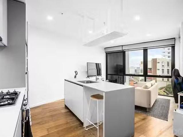 Deal! 304/3 Chesterville Road, Cheltenham, VIC 3192