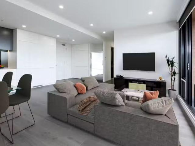 Just in! 305/158 Glen Eira Road, Elsternwick VIC 3185