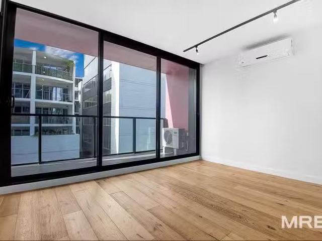 Just in! 306/97 Palmerston Crescent, South Melbourne, VIC 3205