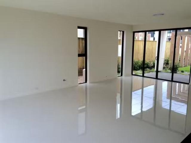 Cozy 30 Messenger Street, NORTH KELLYVILLE House for rent Lis.