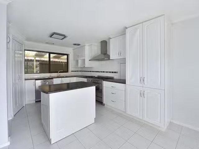Rental! 30 Argyll Street, Sydenham, VIC 3037