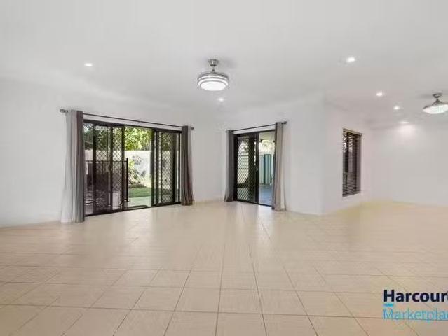 Charming 30 Belfry Place, Oxley, QLD 4075