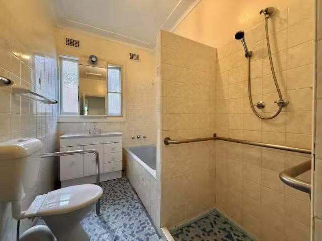 For Rent! 30 Grinsell Street, NEW LAMBTON House for rent List.