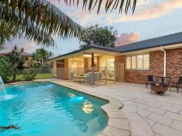 Deal! 30 Lindfield Street, Parkinson, QLD 4115