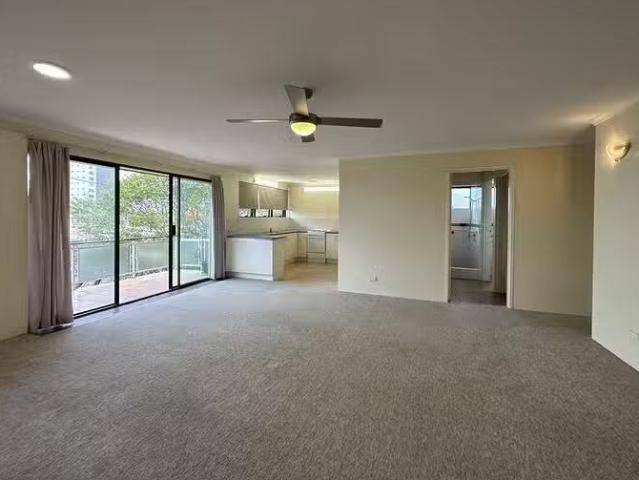 Cheap 3/10 Wirraway Street, Maroochydore, QLD 4558