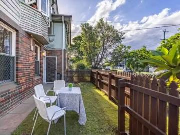 Cheap 3/15 Ovendean Street, Yeronga, QLD 4104