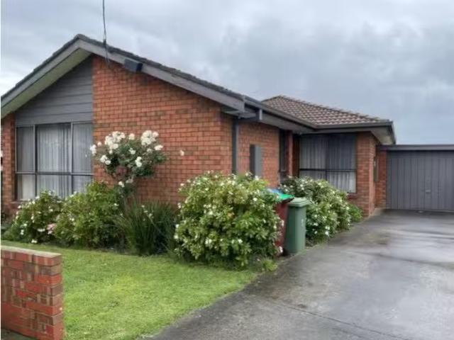Deal! 3/179 Sladen Street, Cranbourne VIC 3977 Unit For Lease