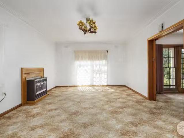 Unique 31 Gillies Street South, Alfredton, VIC 3350