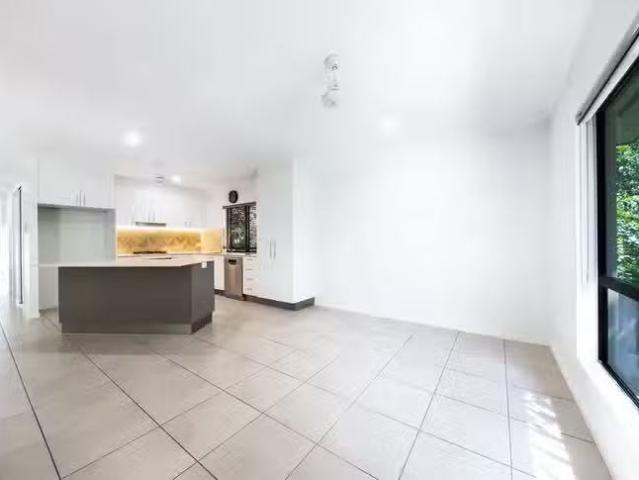 Charming 31 Twin Creek Court, Cannonvale, QLD 4802