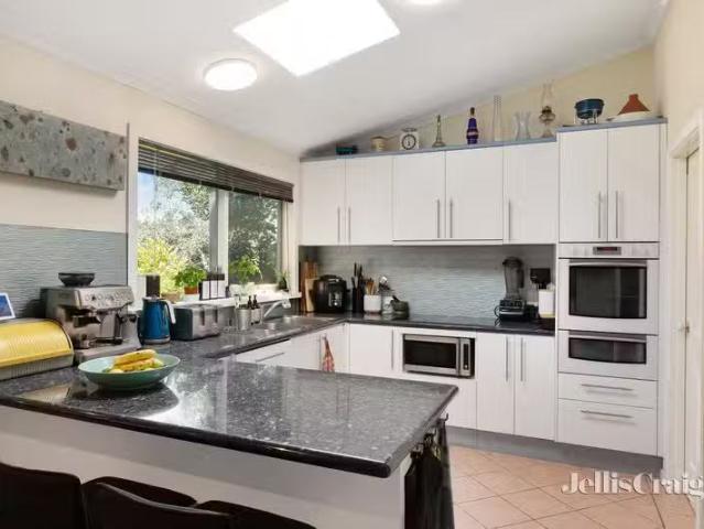 Just in! 31 Wycliffe Crescent, Eltham VIC 3095