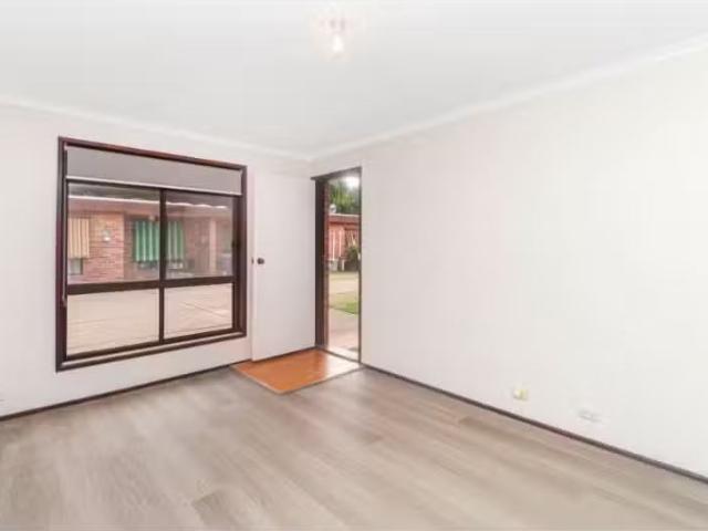 Just in! 3/272 Fernleigh Road, Ashmont Apartment for rent Lis.