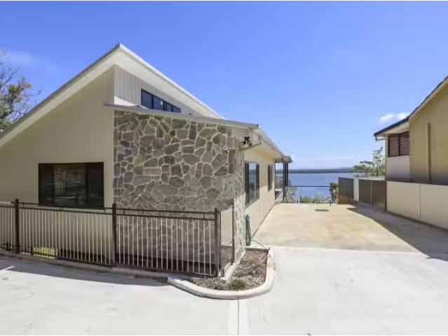 Unique 32 Anita Ave, Lake Munmorah House for rent Listed by R.