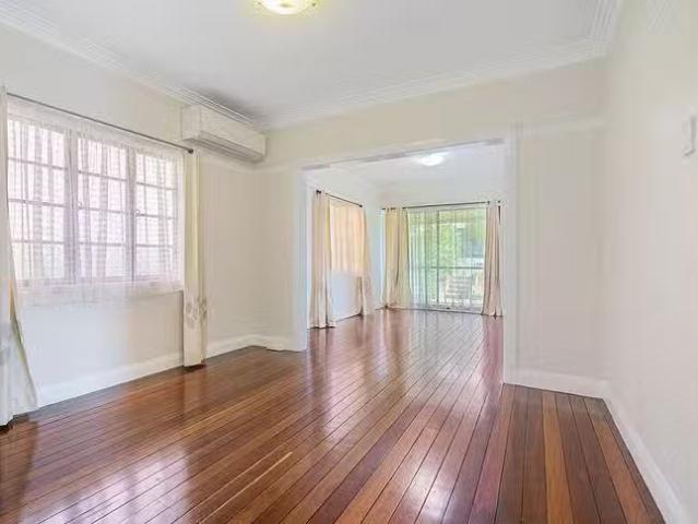 Unique 32 Dudley Street, Annerley, QLD 4103