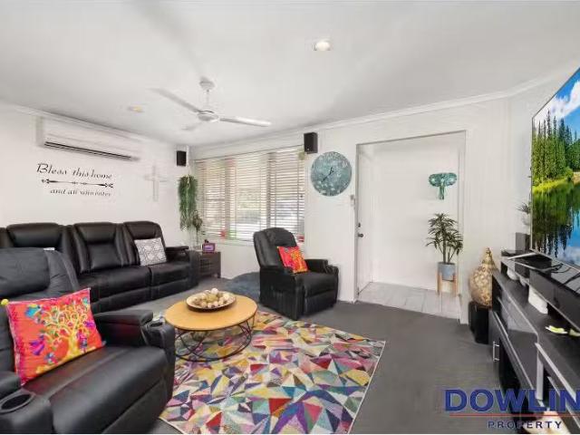 Just in! 32 Rosewood Drive, MEDOWIE House for rent Listed by.