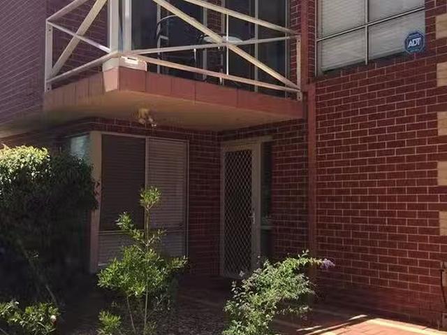 Deal! 3/33 Hastings Street, Scarborough, WA 6019