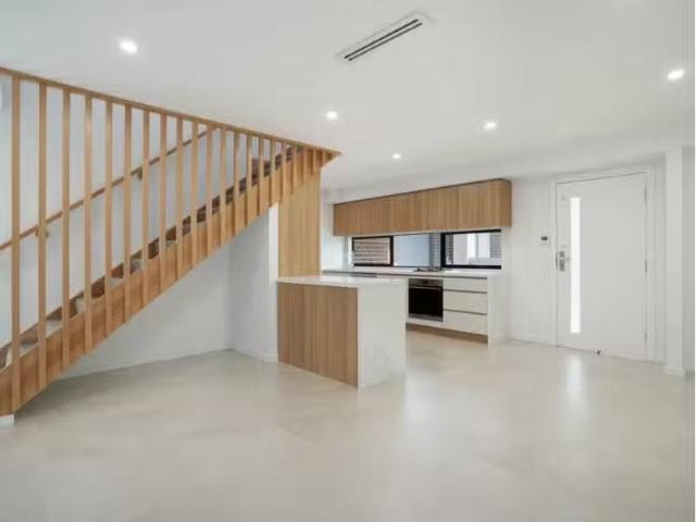 Cheap 3/33 Rawlinson Avenue, WOLLONGONG Townhouse for rent Li.
