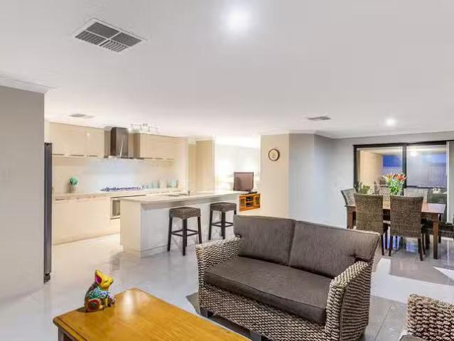 Just in! 33 Bristlebird Approach, Baldivis, WA 6171