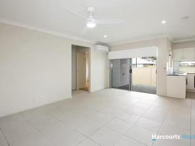 New 33 Carousel Street, Hillcrest, QLD 4118